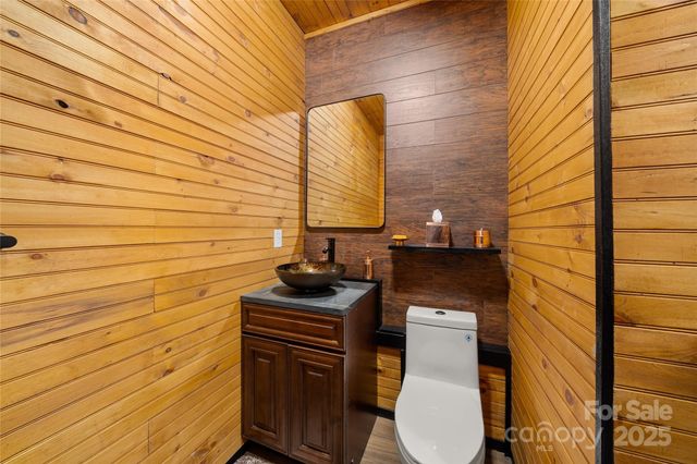 41 Ben Lippen School Road, Asheville, NC 28806