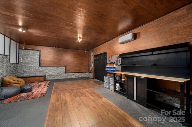 41 Ben Lippen School Road, Asheville, NC 28806