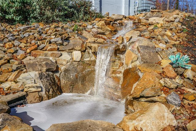 41 Ben Lippen School Road, Asheville, NC 28806