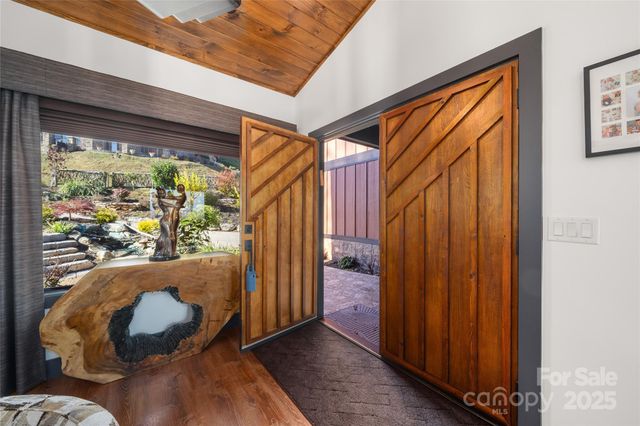 41 Ben Lippen School Road, Asheville, NC 28806