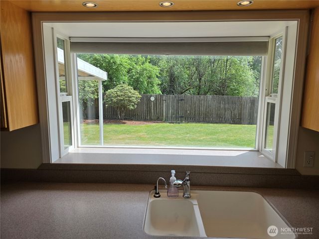 11211 SE 223rd Place, Kent, WA 98031