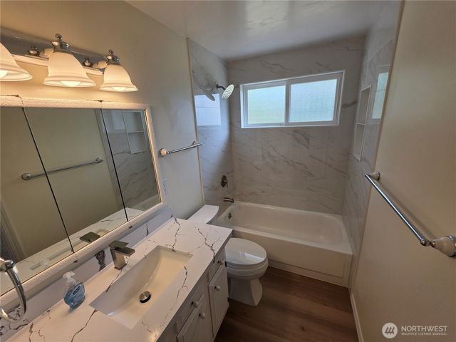 11211 SE 223rd Place, Kent, WA 98031