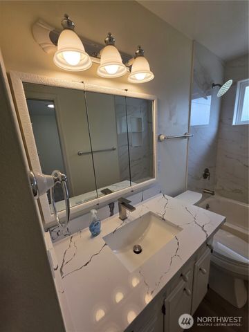 11211 SE 223rd Place, Kent, WA 98031