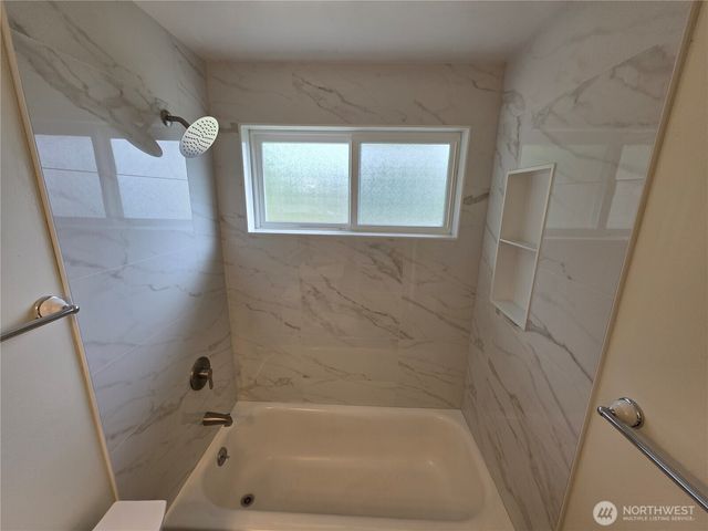 11211 SE 223rd Place, Kent, WA 98031