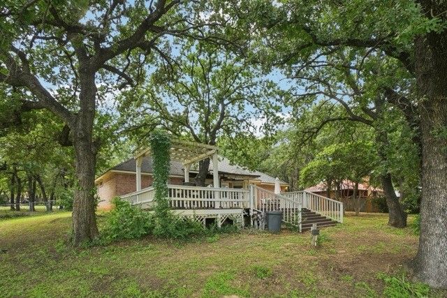 901 Wayne Trail, Azle, TX 76020