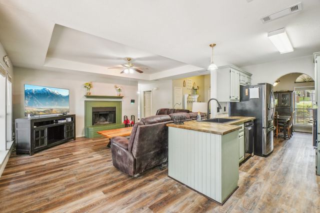 901 Wayne Trail, Azle, TX 76020