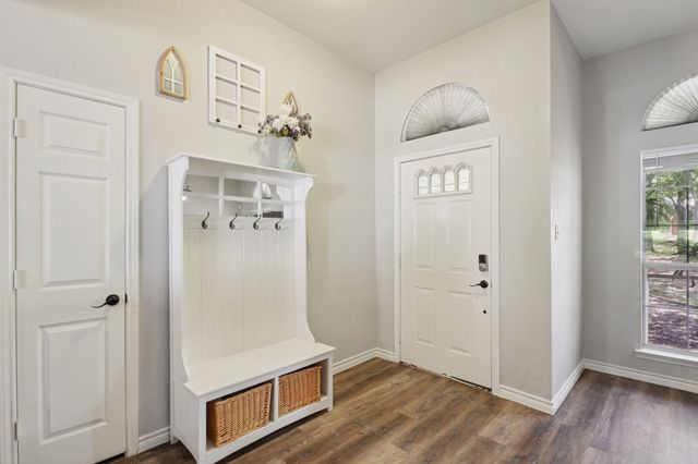901 Wayne Trail, Azle, TX 76020