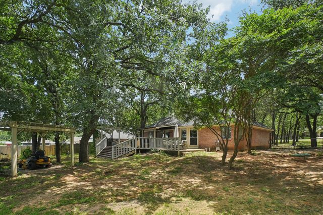 901 Wayne Trail, Azle, TX 76020
