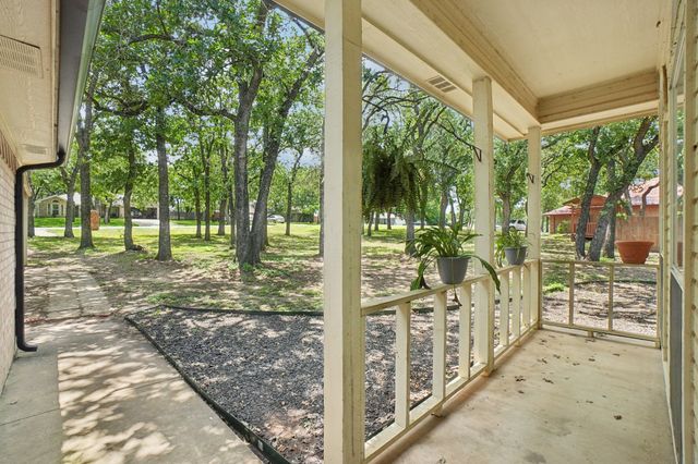 901 Wayne Trail, Azle, TX 76020