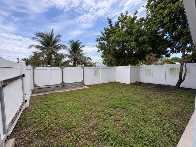 601 SE 3RD Avenue, Delray Beach, FL 33483