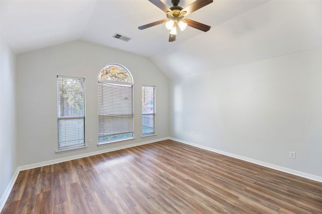 5541 Dunn Hill Drive, Fort Worth, TX 76137