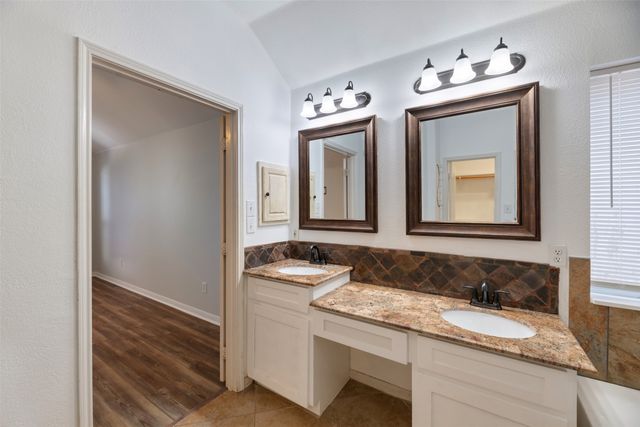 5541 Dunn Hill Drive, Fort Worth, TX 76137