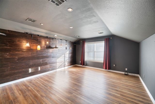 5541 Dunn Hill Drive, Fort Worth, TX 76137