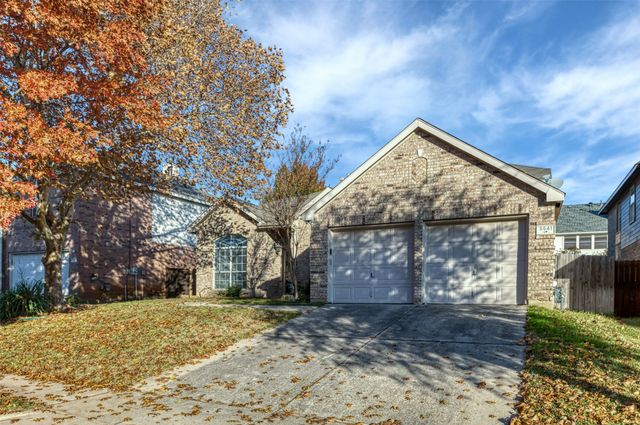 5541 Dunn Hill Drive, Fort Worth, TX 76137