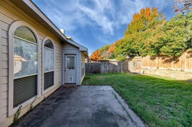 5541 Dunn Hill Drive, Fort Worth, TX 76137