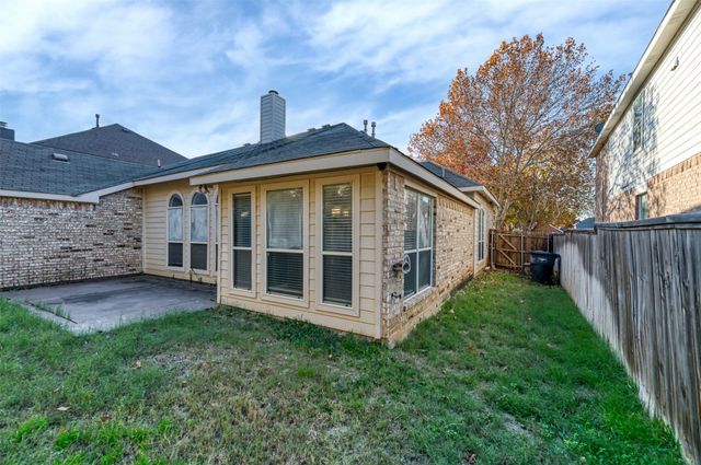 5541 Dunn Hill Drive, Fort Worth, TX 76137