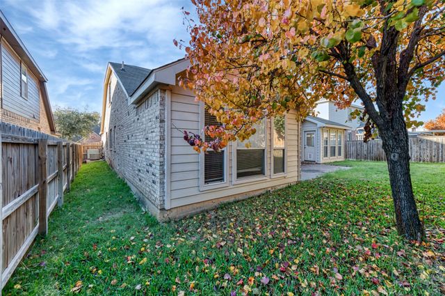 5541 Dunn Hill Drive, Fort Worth, TX 76137