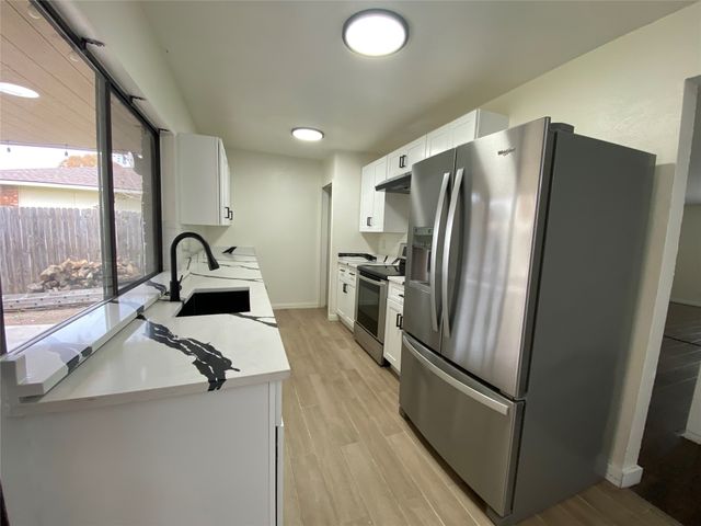 2018 Clark Trail, Grand Prairie, TX 75052