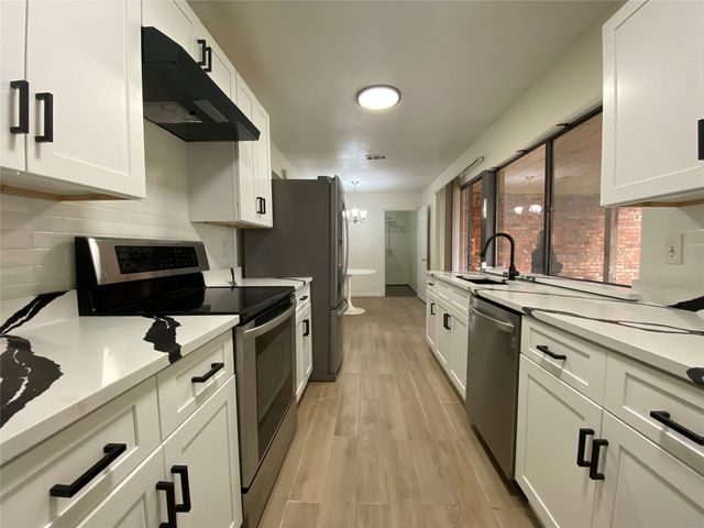 2018 Clark Trail, Grand Prairie, TX 75052