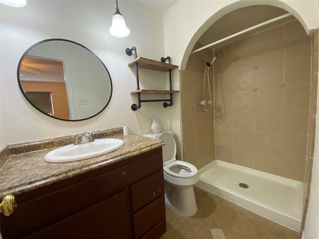 2018 Clark Trail, Grand Prairie, TX 75052