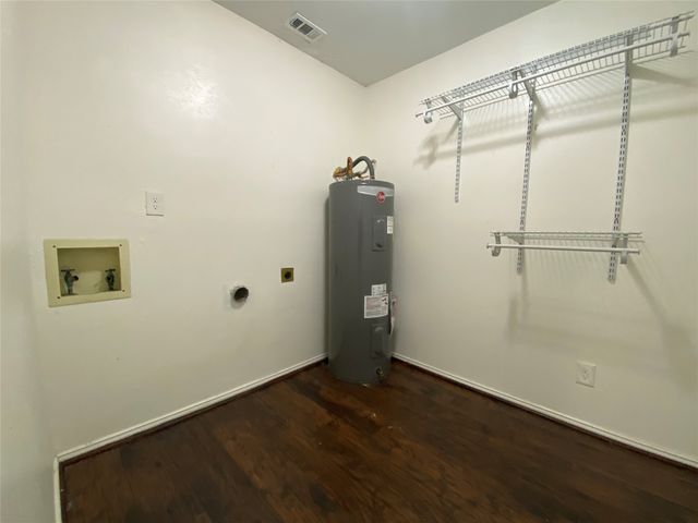 2018 Clark Trail, Grand Prairie, TX 75052