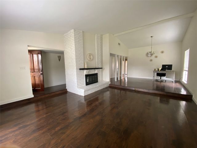 2018 Clark Trail, Grand Prairie, TX 75052