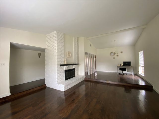 2018 Clark Trail, Grand Prairie, TX 75052