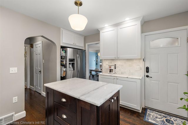 446 McKinley Avenue, Grosse Pointe Farms, MI 48236