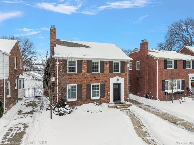 446 McKinley Avenue, Grosse Pointe Farms, MI 48236