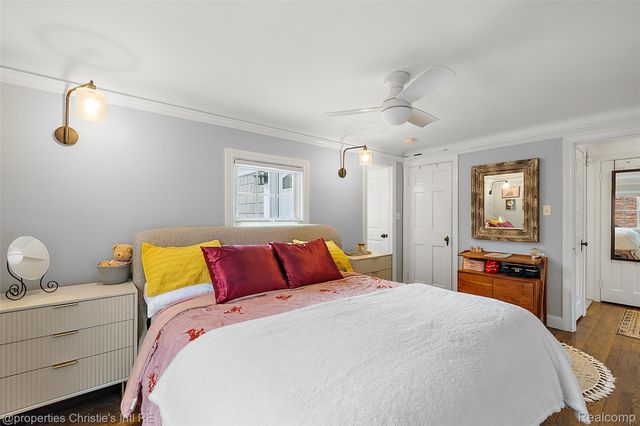 446 McKinley Avenue, Grosse Pointe Farms, MI 48236