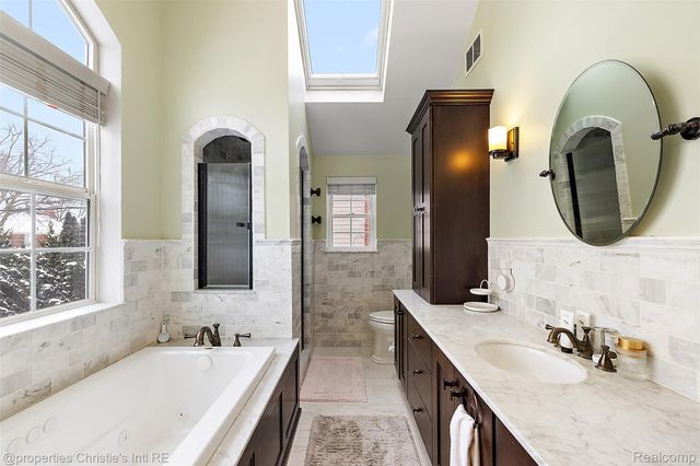 446 McKinley Avenue, Grosse Pointe Farms, MI 48236