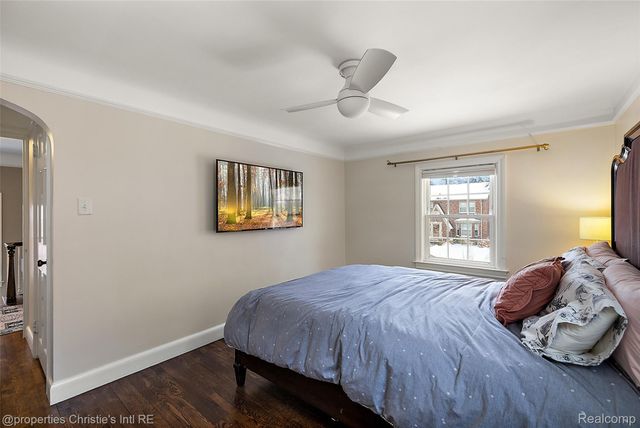 446 McKinley Avenue, Grosse Pointe Farms, MI 48236