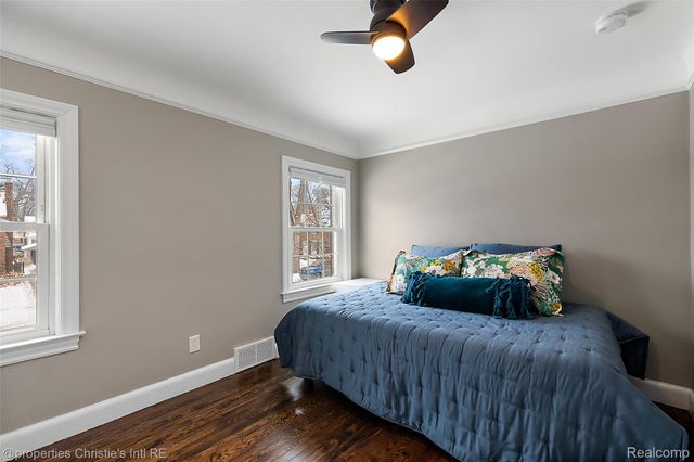 446 McKinley Avenue, Grosse Pointe Farms, MI 48236