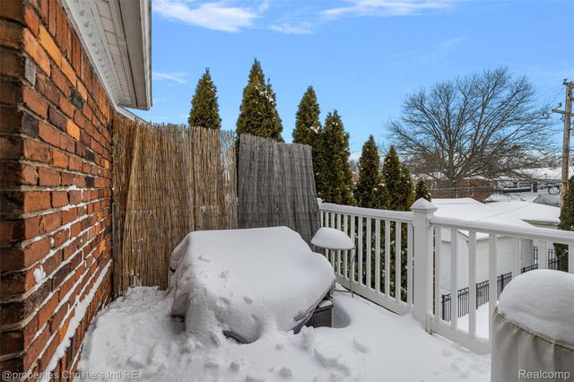 446 McKinley Avenue, Grosse Pointe Farms, MI 48236