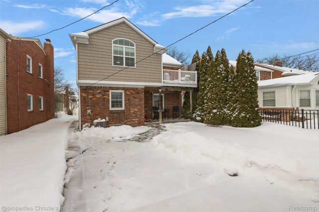 446 McKinley Avenue, Grosse Pointe Farms, MI 48236