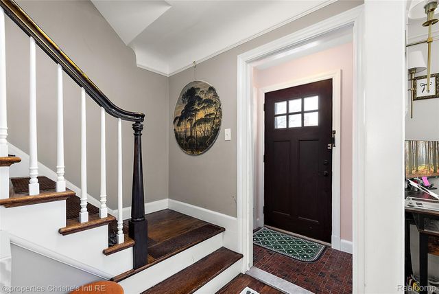 446 McKinley Avenue, Grosse Pointe Farms, MI 48236