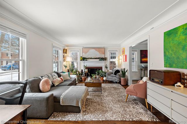 446 McKinley Avenue, Grosse Pointe Farms, MI 48236