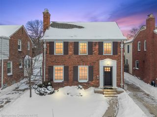 446 McKinley Avenue, Grosse Pointe Farms, MI 48236
