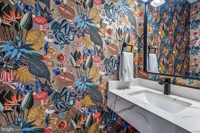 522 NW TAYLOR ST NW, Washington, DC 20011