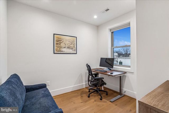 522 NW TAYLOR ST NW, Washington, DC 20011