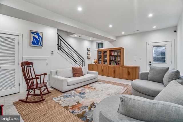 522 NW TAYLOR ST NW, Washington, DC 20011