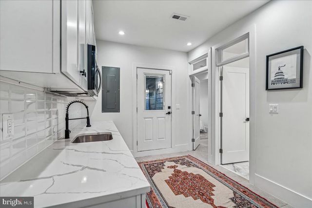 522 NW TAYLOR ST NW, Washington, DC 20011