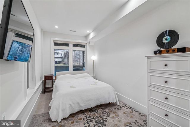 522 NW TAYLOR ST NW, Washington, DC 20011