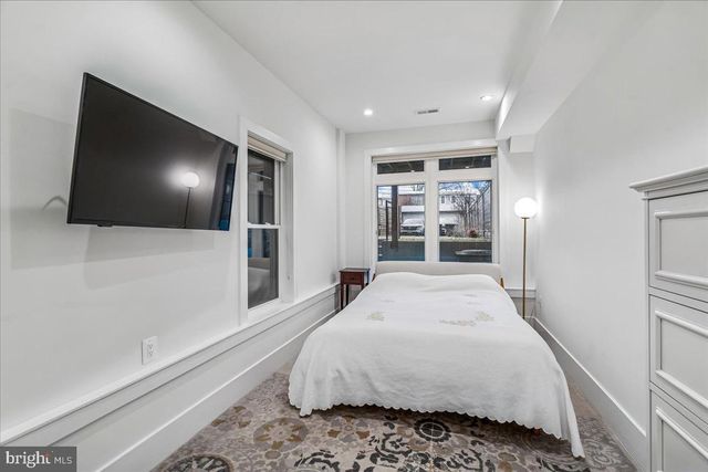 522 NW TAYLOR ST NW, Washington, DC 20011