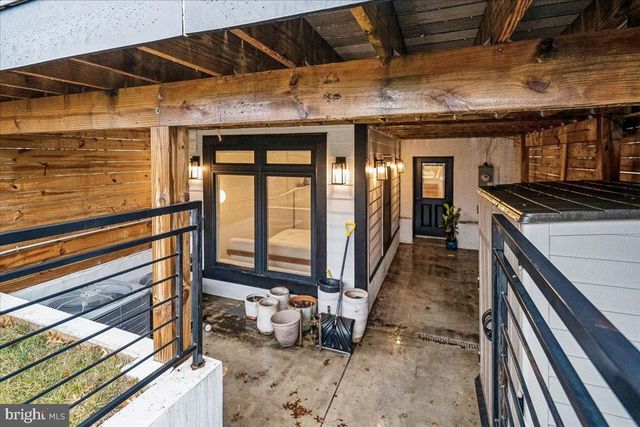 522 NW TAYLOR ST NW, Washington, DC 20011