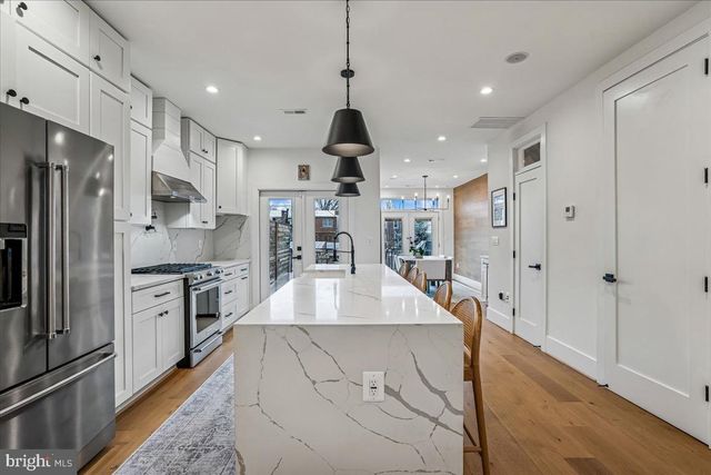 522 NW TAYLOR ST NW, Washington, DC 20011