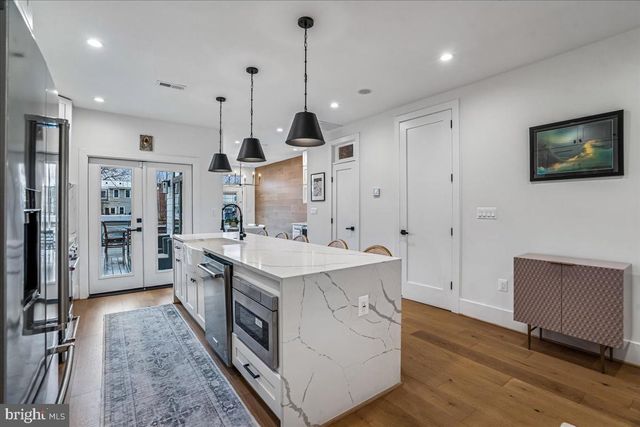 522 NW TAYLOR ST NW, Washington, DC 20011