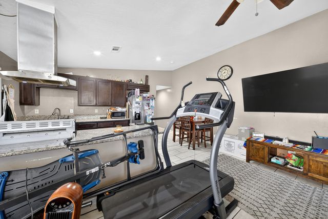 68-70 S Jaye Street, Porterville, CA 93257