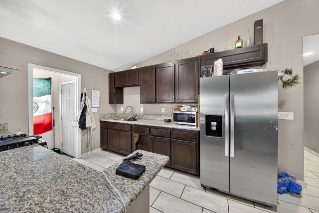 68-70 S Jaye Street, Porterville, CA 93257