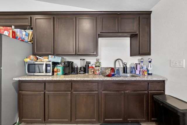 68-70 S Jaye Street, Porterville, CA 93257